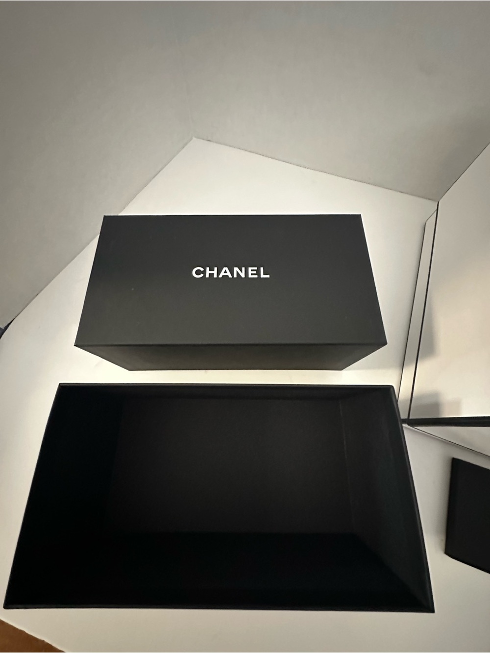 Authentic CHANEL Sunglasses Packaging Set - Box, Hard Case, Cloth & Booklet - Picture 2 of 16